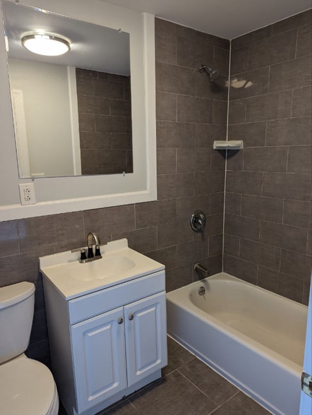 Building Photo - 1172 Wyoming Ave