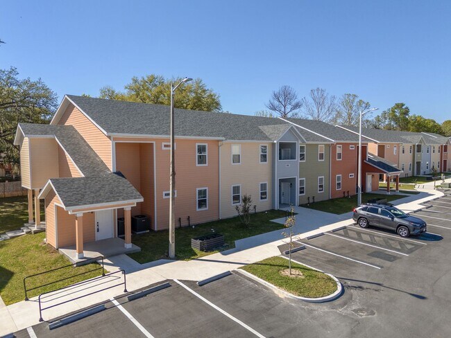 Building Photo - Eagle Trace 1583 #3