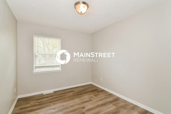 Building Photo - 4 Bedroom Pet-Friendly Home in BELTON, MO with Main Street Renewal