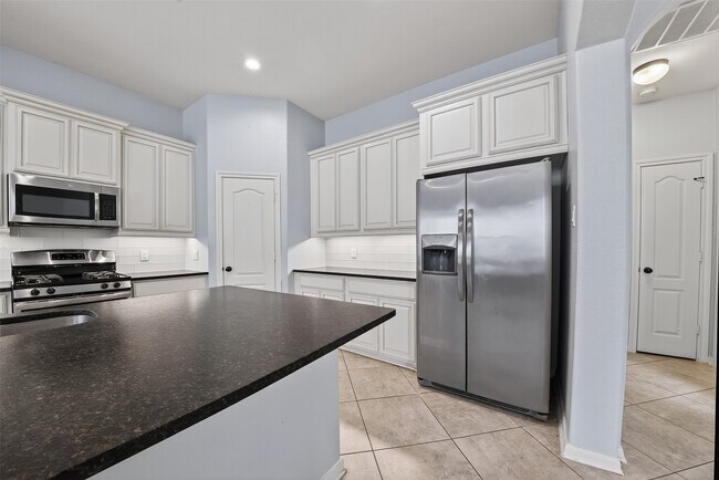 Building Photo - 8922 Pinenut Dr