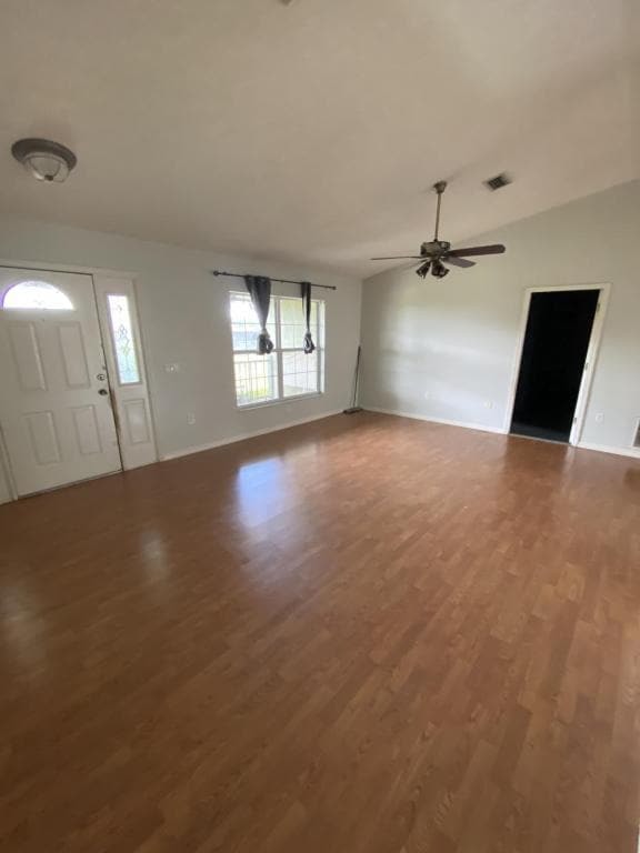 Building Photo - 1999 N Cloverdale Terrace