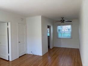 Building Photo - Western, 1151-1153