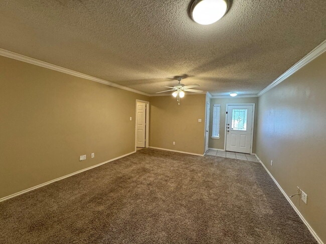 Building Photo - 802 N Englewood Ave