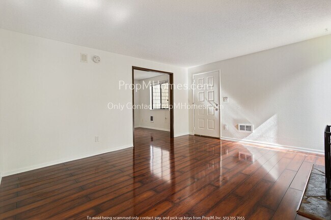 Building Photo - One Bedroom Condo In Mt. Park with Mt Park Rec Center Access!