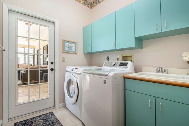 Building Photo - Palm Aire Fully Furnished Rental