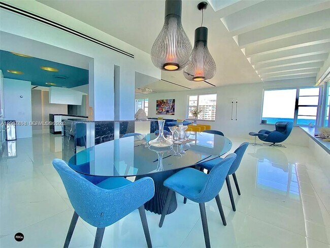 Building Photo - 5255 Collins Ave