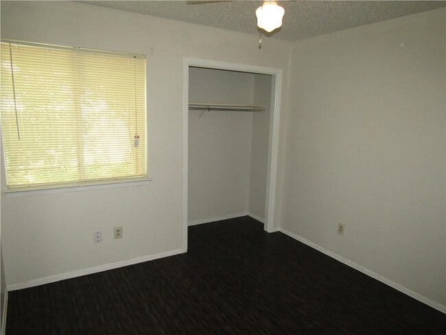 Building Photo - 4910 Pepper Ln