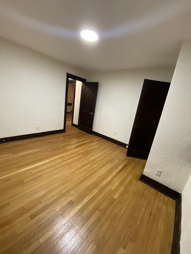 Building Photo - Newly updated 2 bedroom 1 bath Apartment for rent in Braddock!