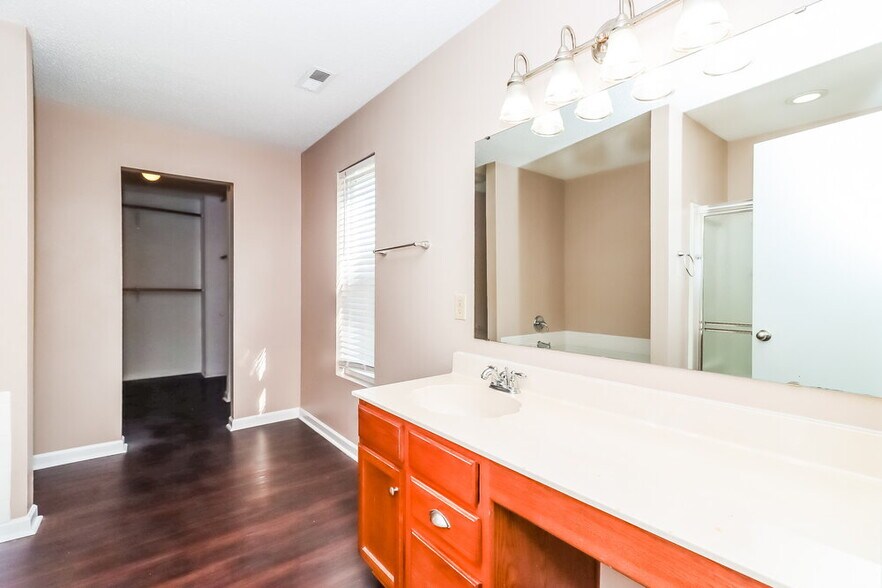 Building Photo - 6626 Fawn View Dr