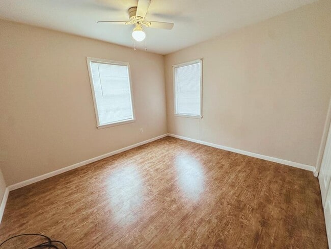 Building Photo - 3424 Oliver Lancaster Blvd