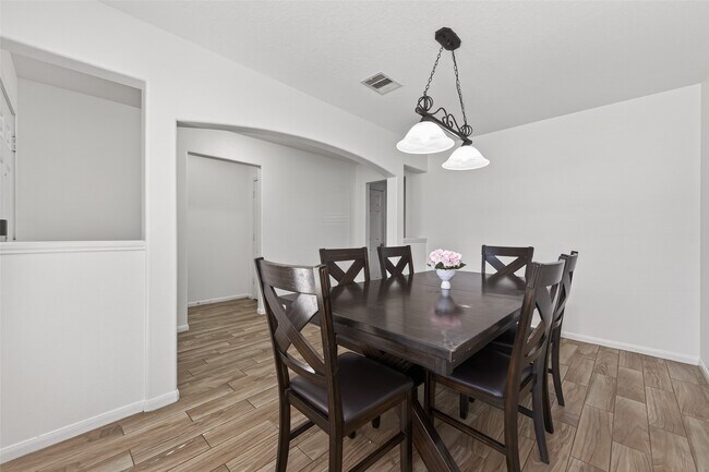 Building Photo - 9931 Chimney Swift Ln