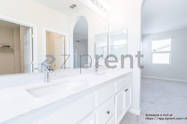 Building Photo - 3301 Myna Way