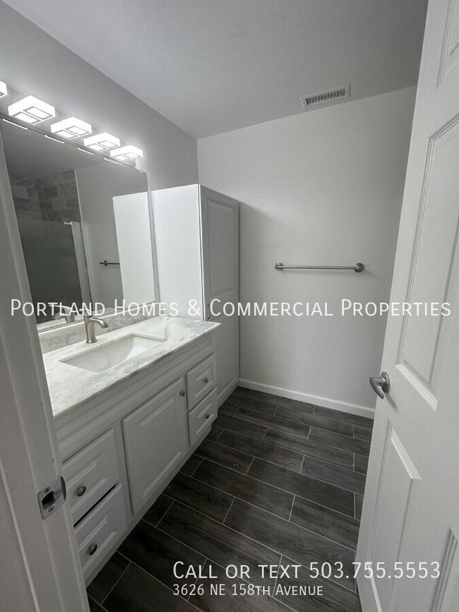 Building Photo - 3626 NE 158th Ave