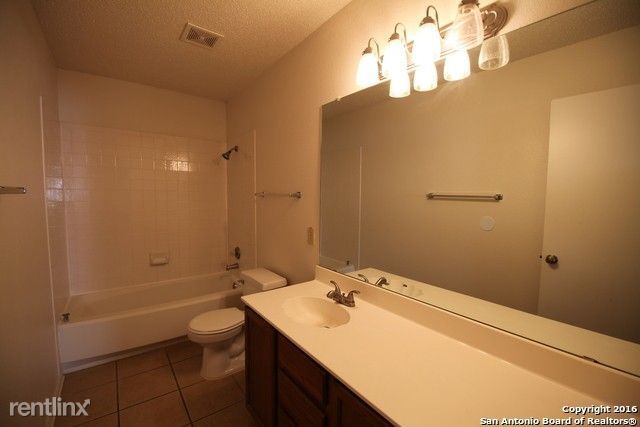 Building Photo - 4 br, 2.5 bath House - 8234 Chestnut Manor Dr