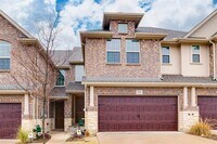 Building Photo - 2753 Majesty Dr