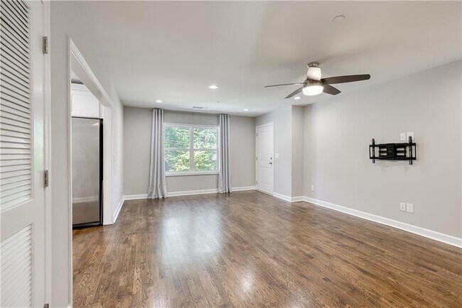 Building Photo - 2997 Whispering Hills Ct