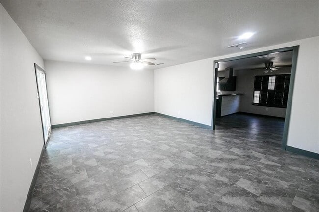 Building Photo - 3606 San Blas Dr