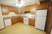 Building Photo - Holden: 2 Bed 1 Bath, Heat & Hot Water Inc...