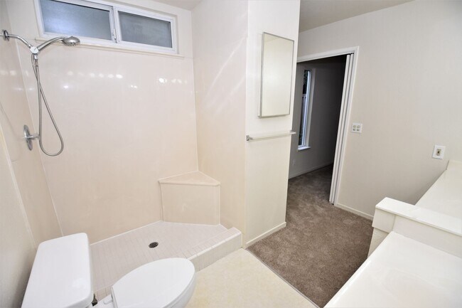 Building Photo - 3324 Lillard Dr