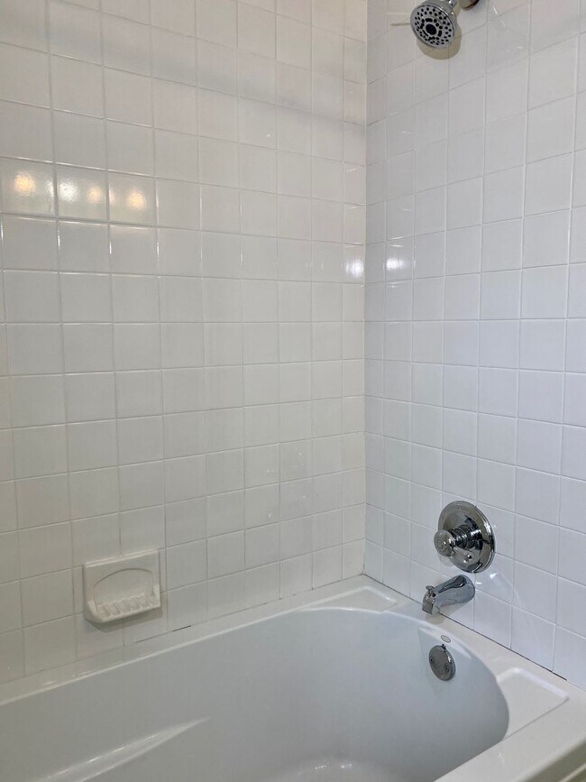 Building Photo - Charming 3 Bedroom/1.5 Bathroom Townhome in Towson, MD!