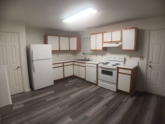 Building Photo - 206 Janie Ln