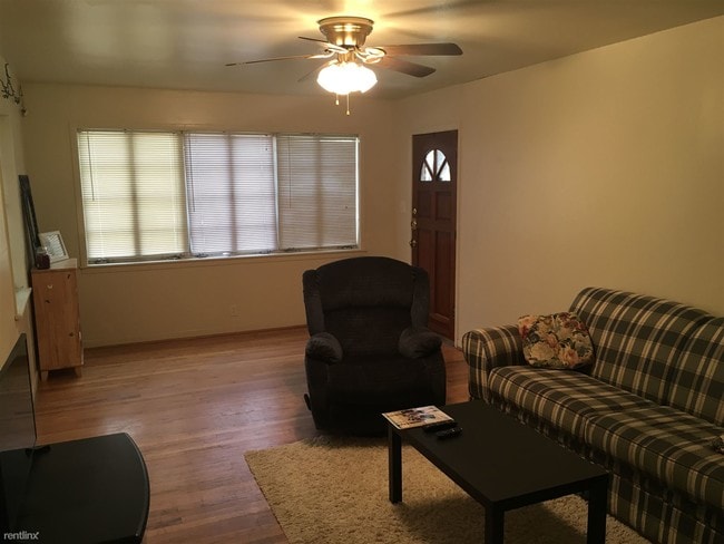 Building Photo - 3 br, 2 bath House - 3902 Oaklawn St 3902 ...