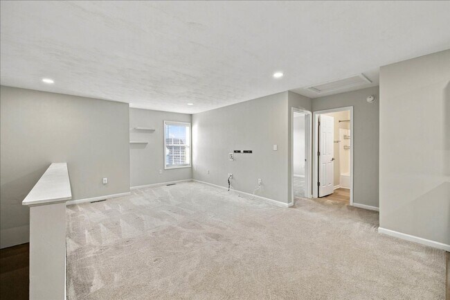 Building Photo - 170 Wistaria Dr