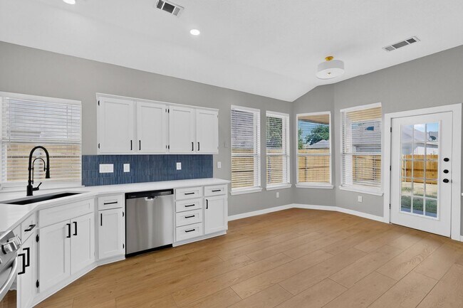 Building Photo - 7314 Gillon Dr