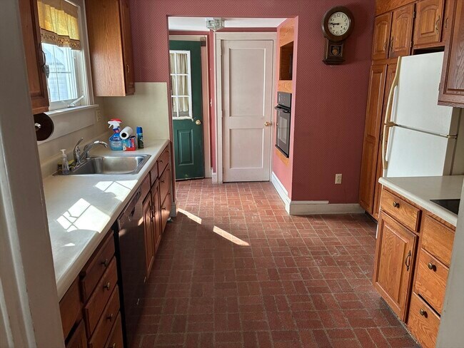 Building Photo - 14 Kidder Ct