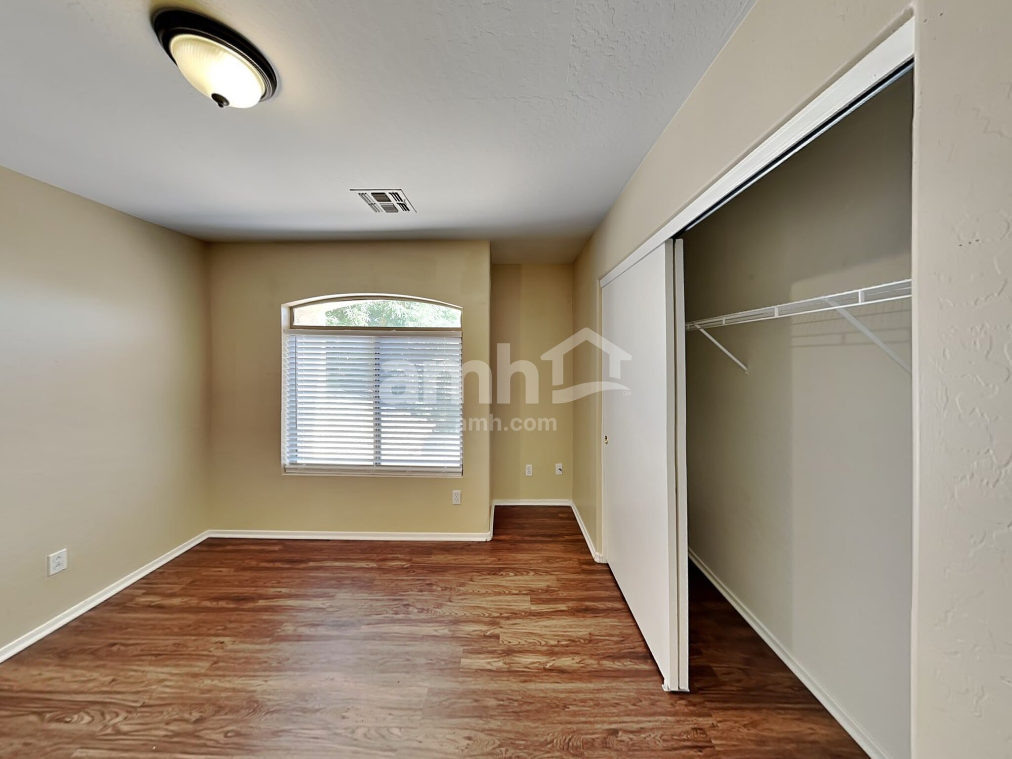 Building Photo - 9216 E Keats Ave