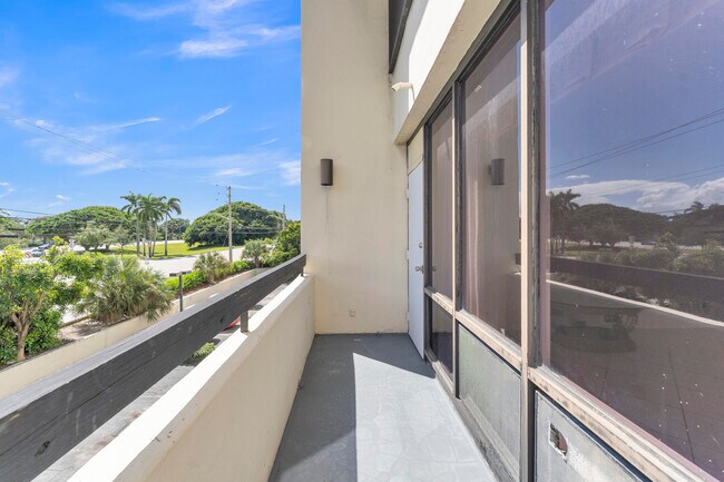 Building Photo - 1401 S Federal Hwy