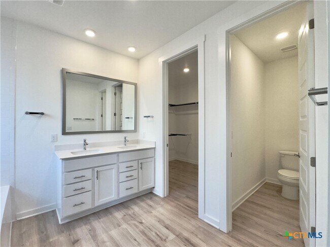 Building Photo - 2109 Gabriels Horn Rd