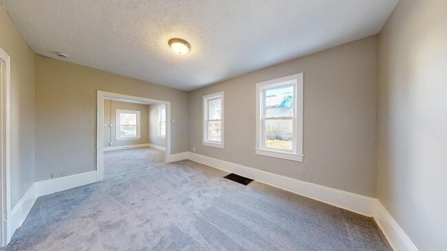 Building Photo - Clark / Fulton Area - Single Family Home - 2 Bedroom Apartment