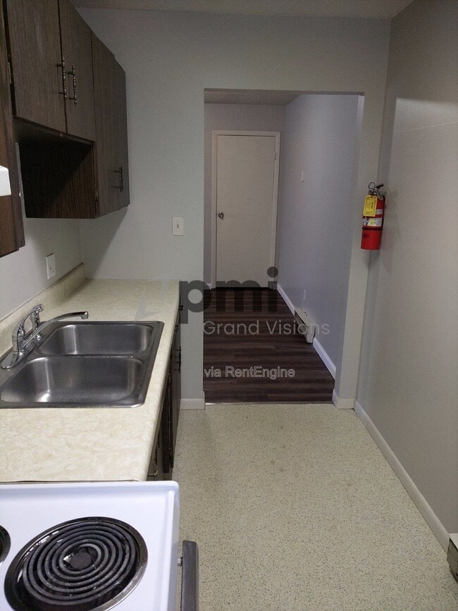 Building Photo - 24 W Buchanan Ave