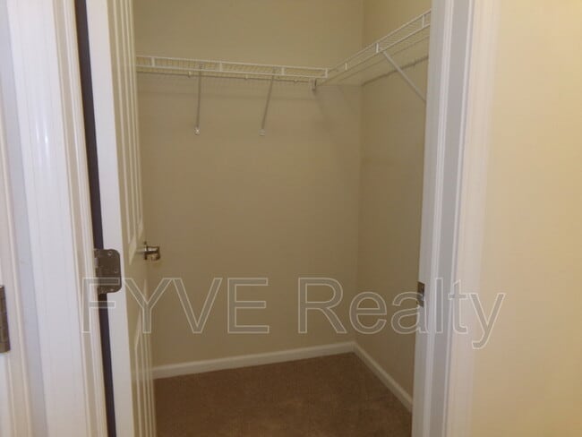 Building Photo - 467 Westgreen Ln