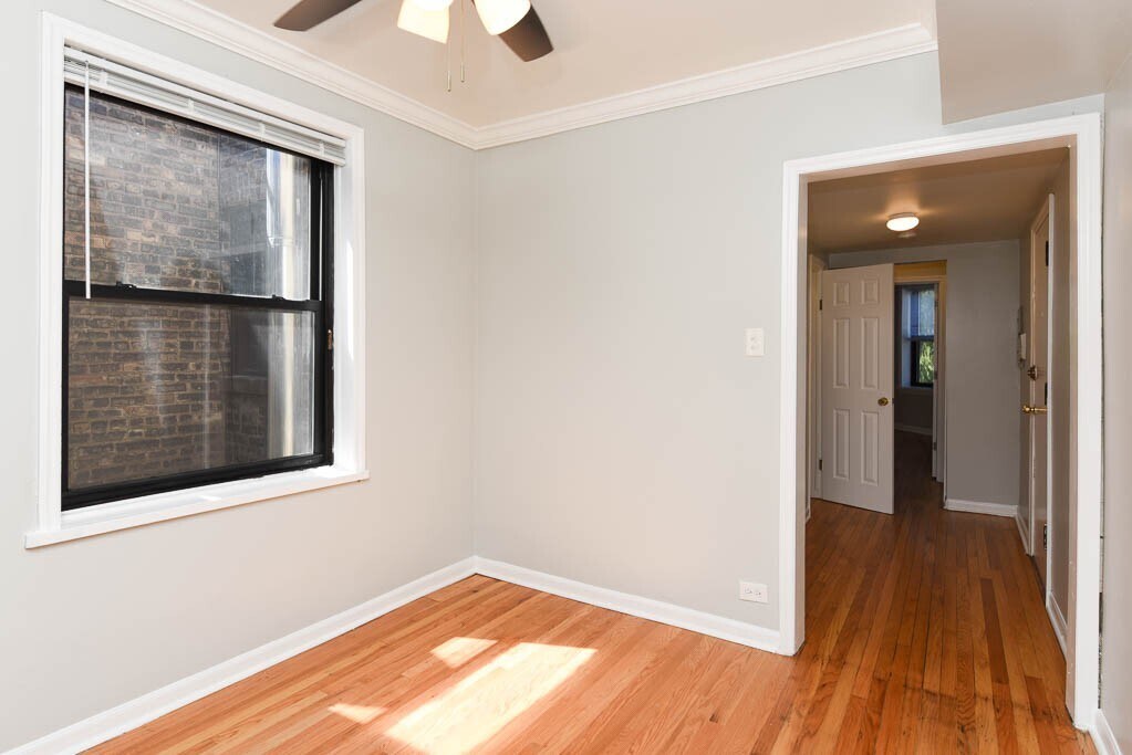 Building Photo - 7006 N Paulina St