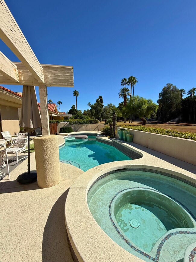 Building Photo - 253 Kavenish Dr