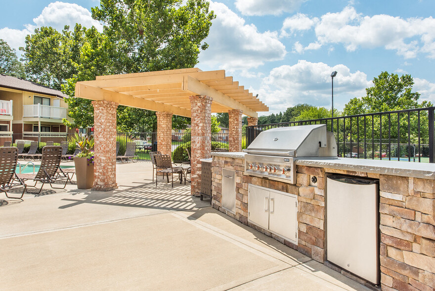 Building Photo - Lodge of Overland Park