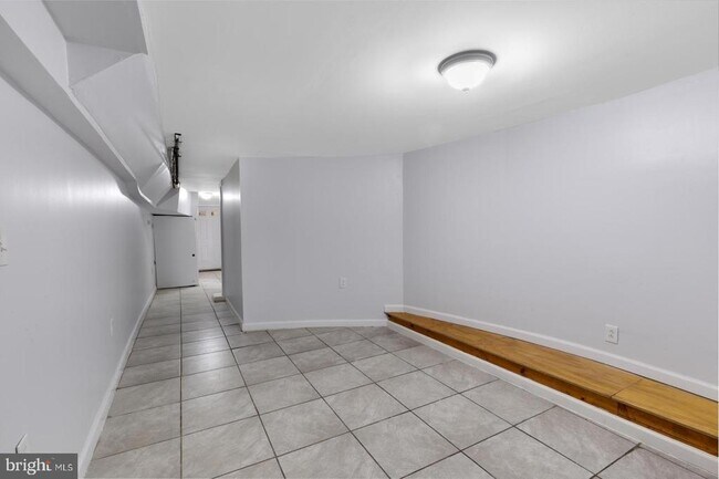 Building Photo - 5147 Hazel Ave