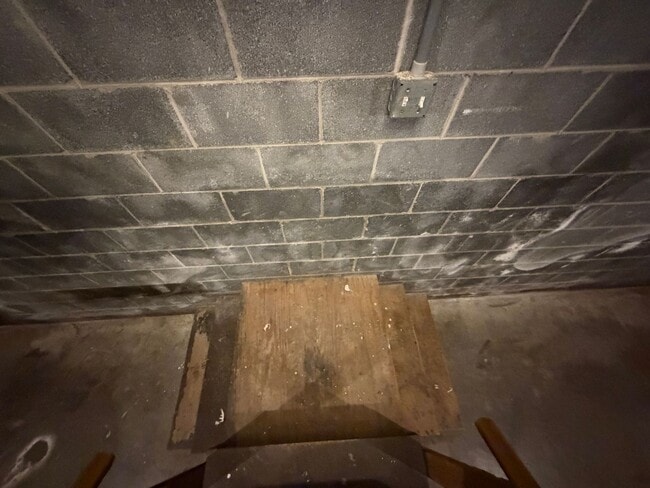 Building Photo - Three Springs Rd. 2188-2190