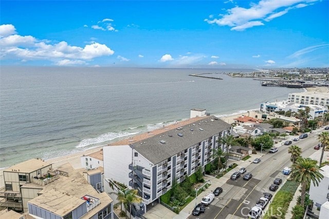 Building Photo - 615 Esplanade