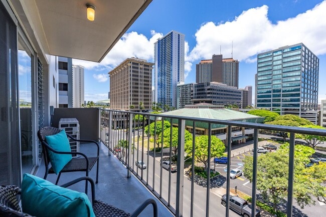 Building Photo - Coty Tower 703