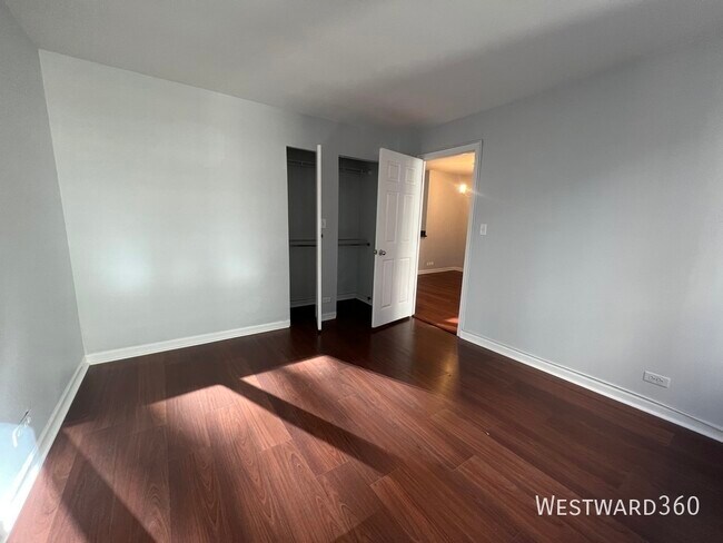 Building Photo - 222 E Pearson St