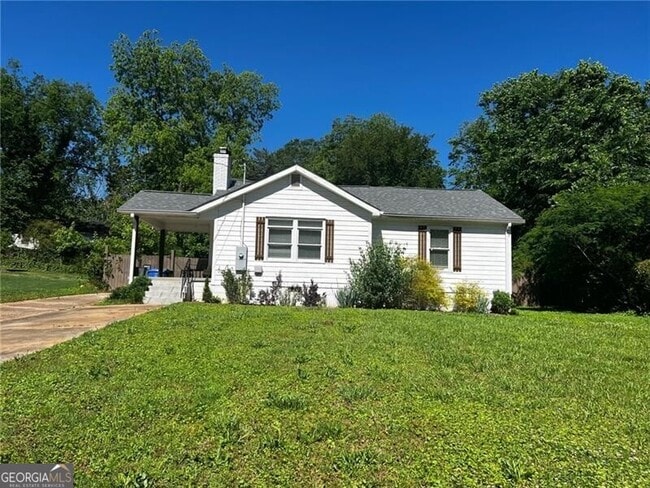 Building Photo - 1611 Wellswood Dr SE