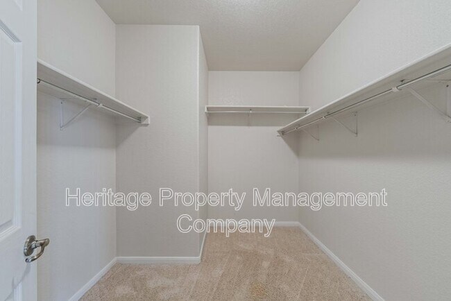 Building Photo - 141 Springtree Gate