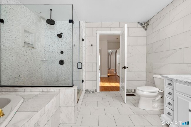 Building Photo - 242 Prospect St