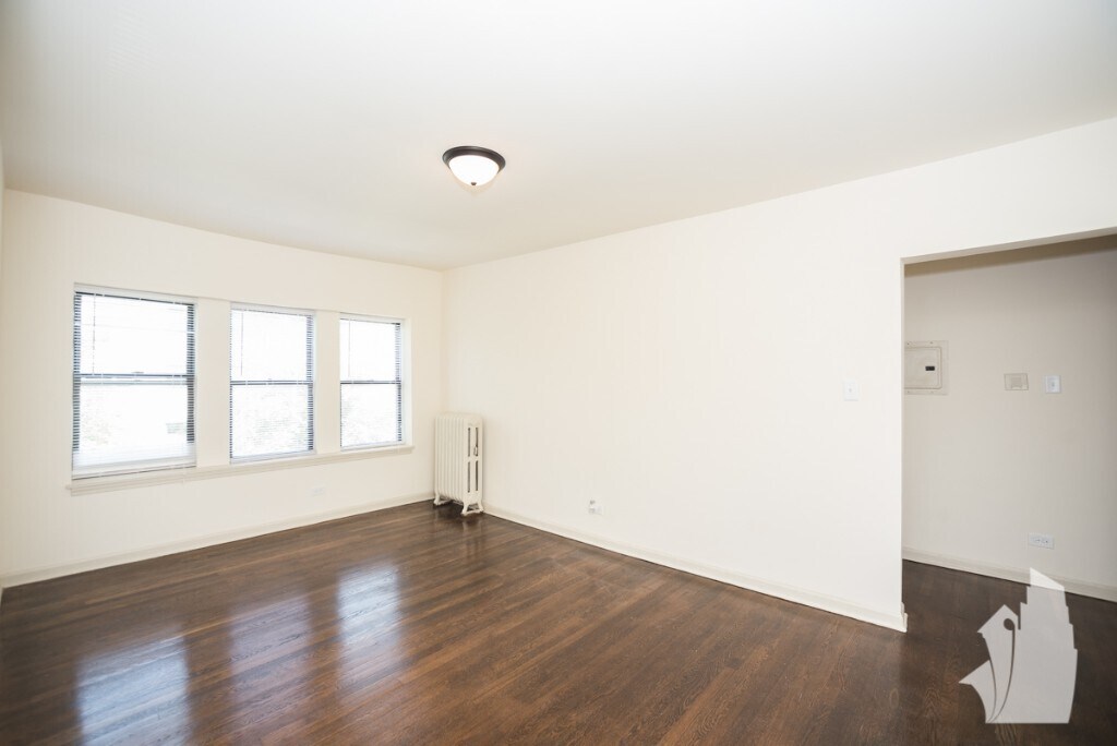 Building Photo - 5736 N Winthrop Ave