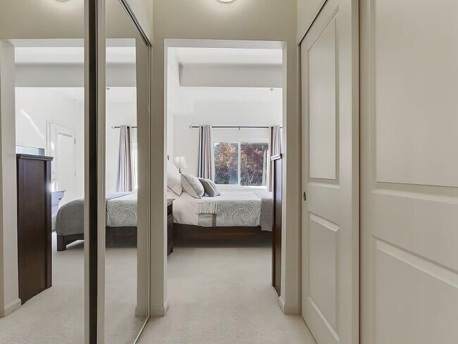 Building Photo - 400 N Richmond St