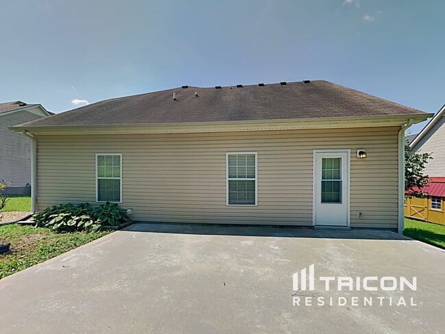 Building Photo - 142 Lyndhurst Dr