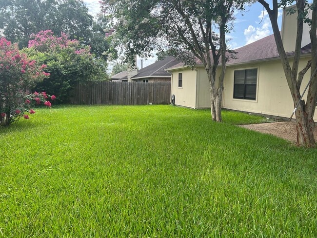 Building Photo - 5618 Village Arbour Dr